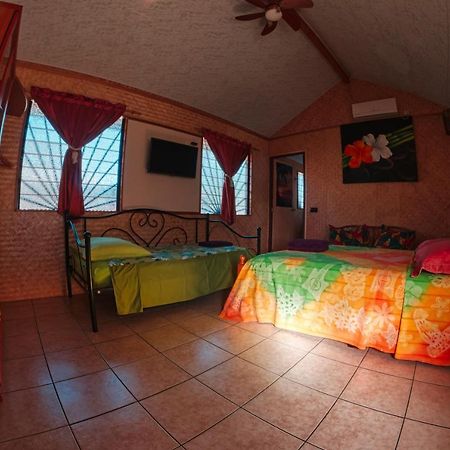 Inaiti Lodge Papeete  Buitenkant foto