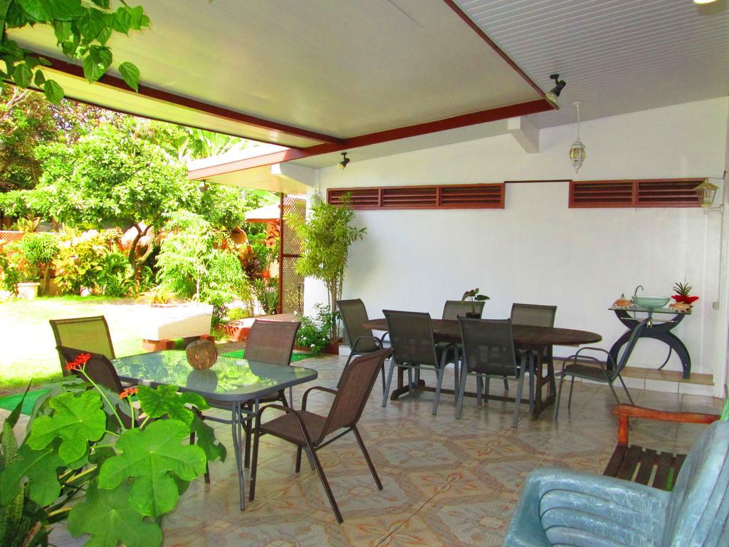 Inaiti Lodge Papeete  Buitenkant foto