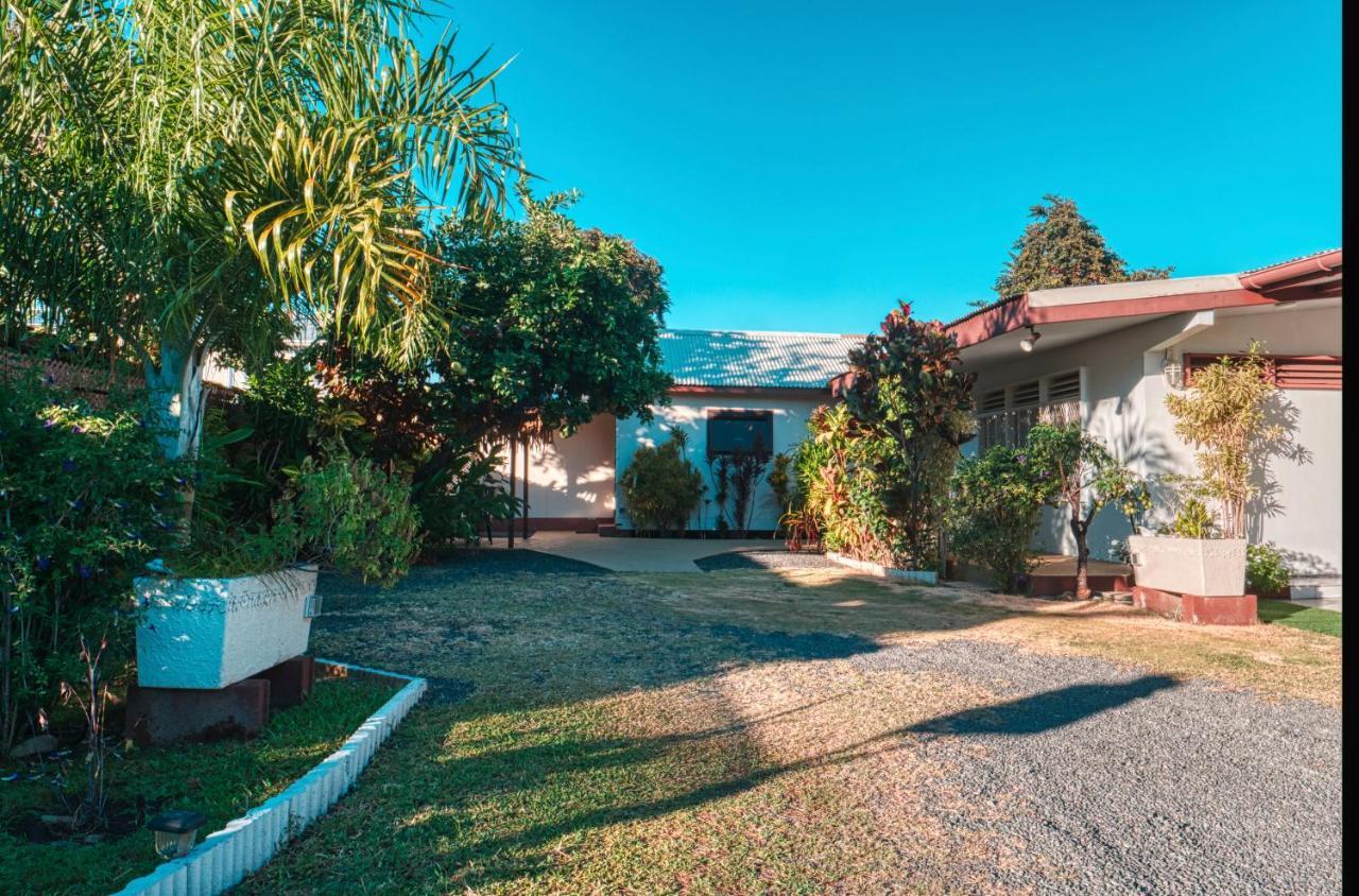 Inaiti Lodge Papeete  Buitenkant foto