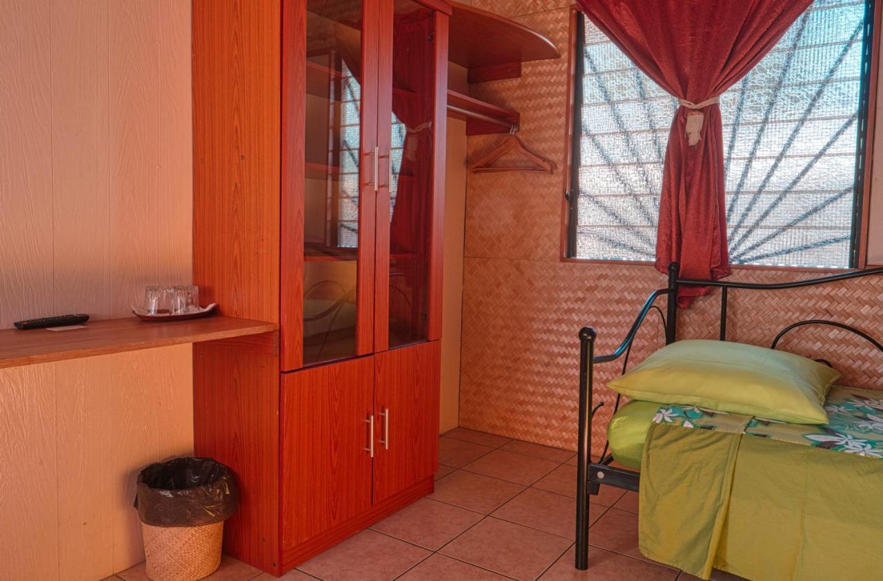 Inaiti Lodge Papeete  Buitenkant foto